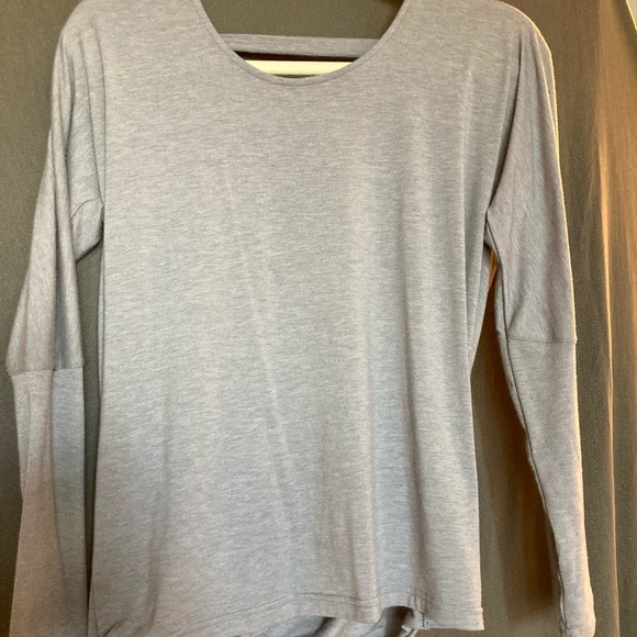 ONZIE Long sleeve backless top in grey - Picture 3 of 4